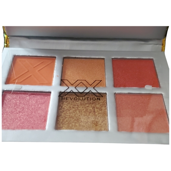 Grinch Revolution Palette Bundle - Picture 5 of 5